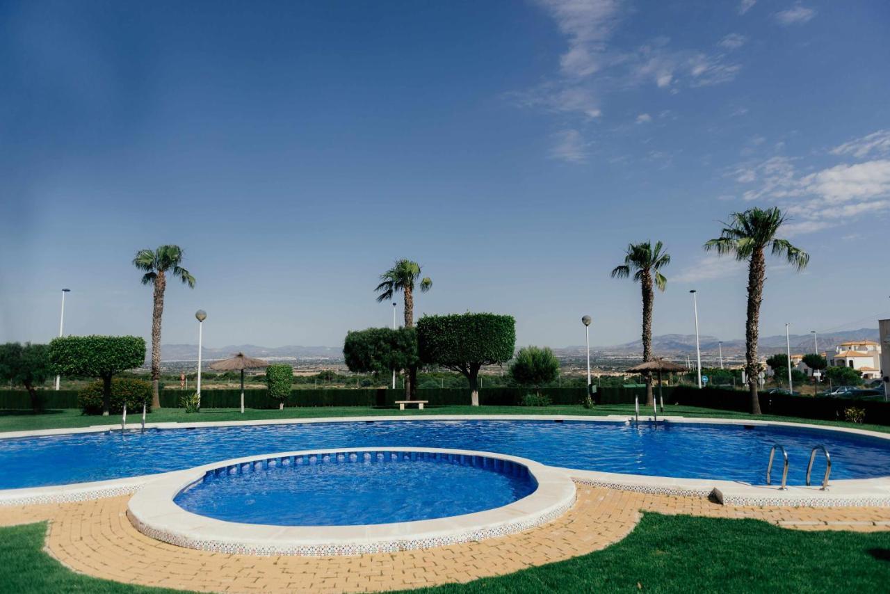 Stunning 2 Bedroom Apartment With Pool View لقنت المظهر الخارجي الصورة